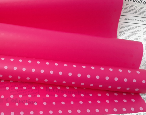 Калька  для упаковки цветов  в горошки .(рулон 10 м )