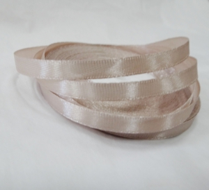 Лента атласная 7 мм(цв.172 св.кофейный / 23 метра)