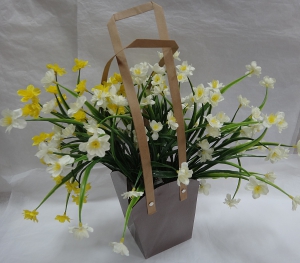 Сумка для цветов (внутри паминированный картон) 2136-13-М(1 шт 13х13х9,5 см)