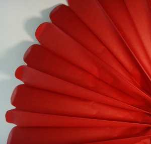 Вишневый помпон - 35 см